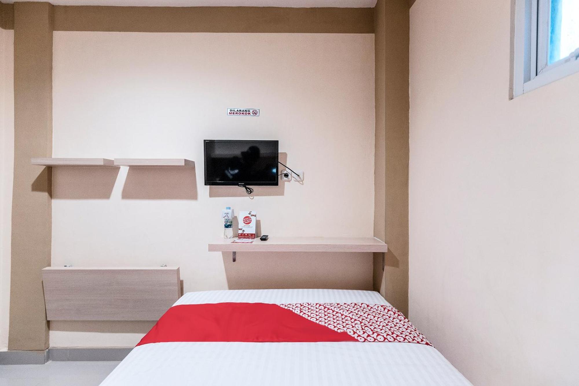 Oyo 478 Balcon Biru Hotel Jakarta Bagian luar foto