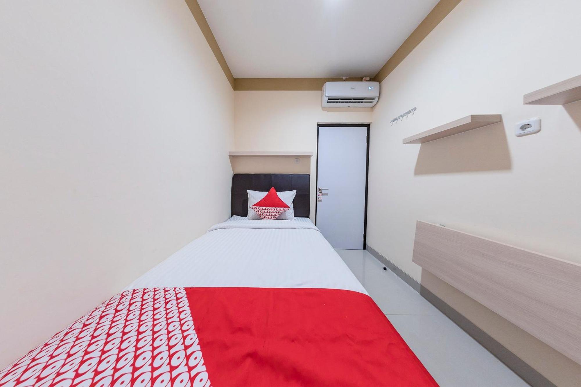 Oyo 478 Balcon Biru Hotel Jakarta Bagian luar foto
