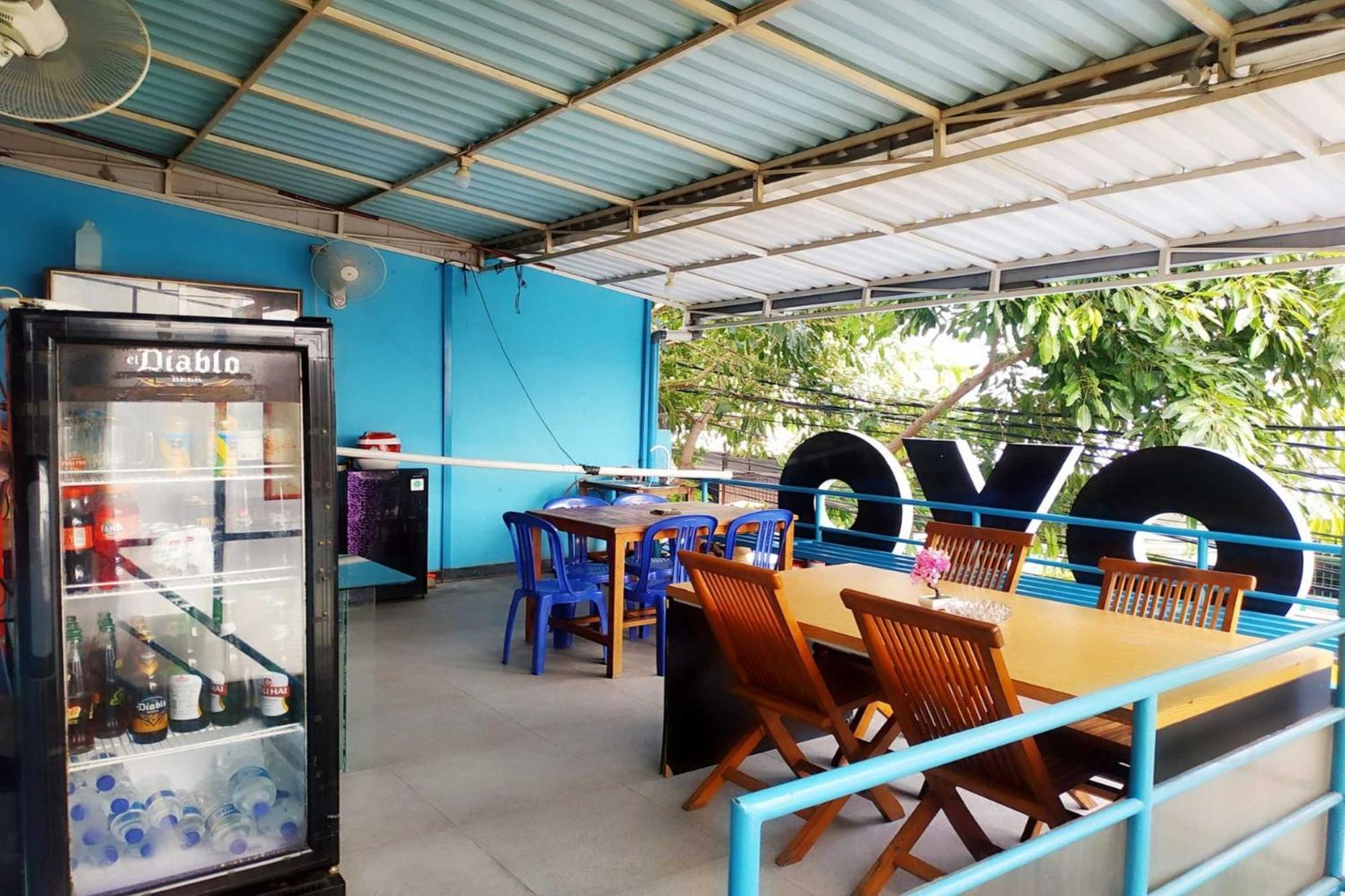 Oyo 478 Balcon Biru Hotel Jakarta Bagian luar foto