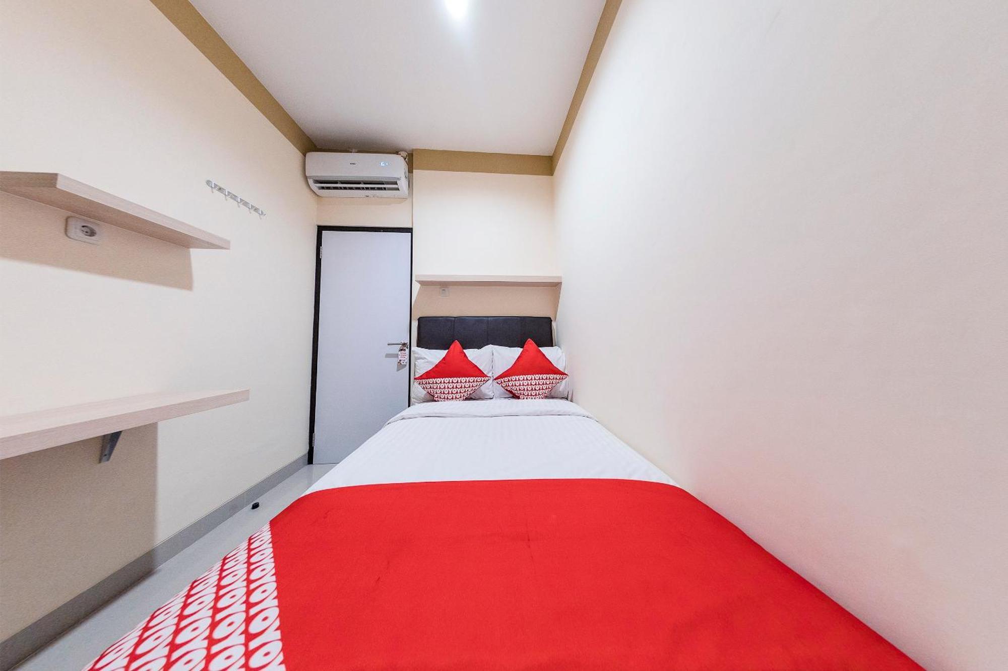 Oyo 478 Balcon Biru Hotel Jakarta Bagian luar foto